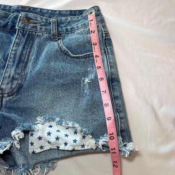 ✨Forever 21 Coca-Cola Women’s Denim Shorts Size 26 Distressed Jean Cutoffs USA - Picture 7 of 7